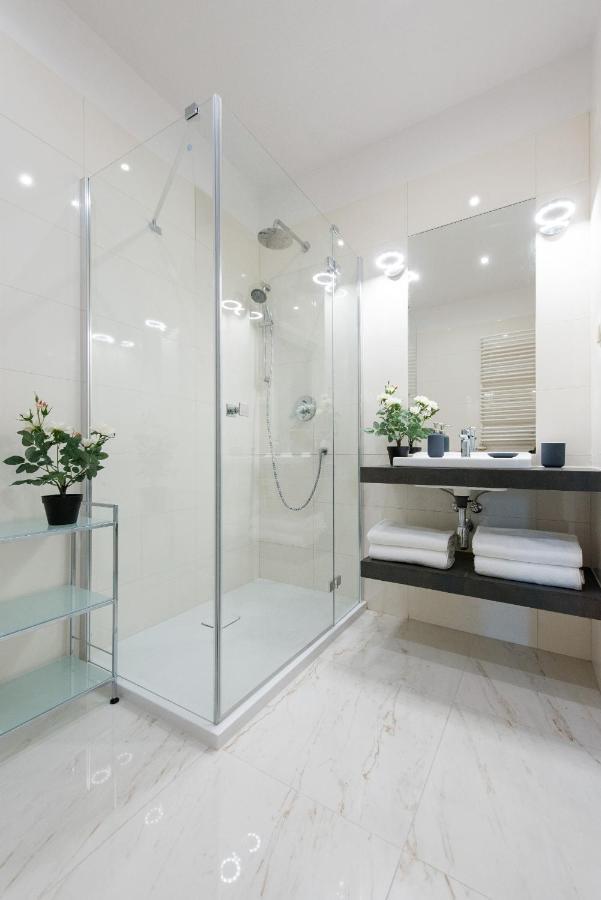 Luxe Living Krakow Apartment ภายนอก รูปภาพ