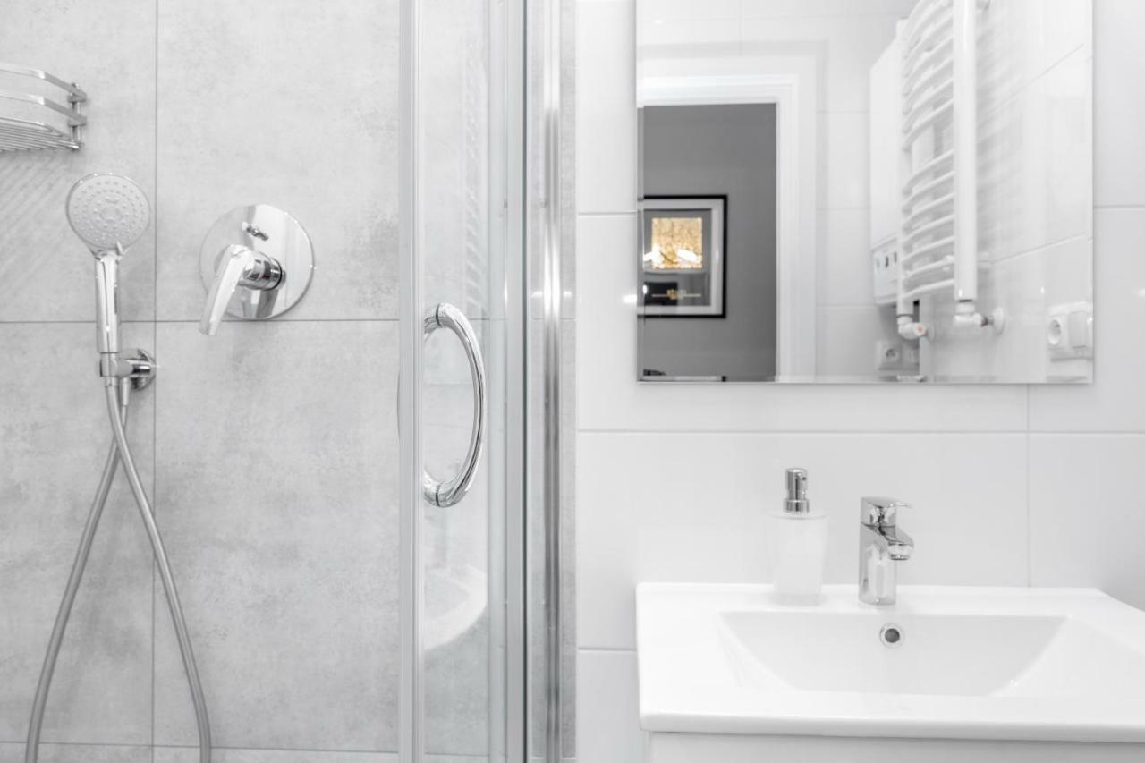 Luxe Living Krakow Apartment ภายนอก รูปภาพ
