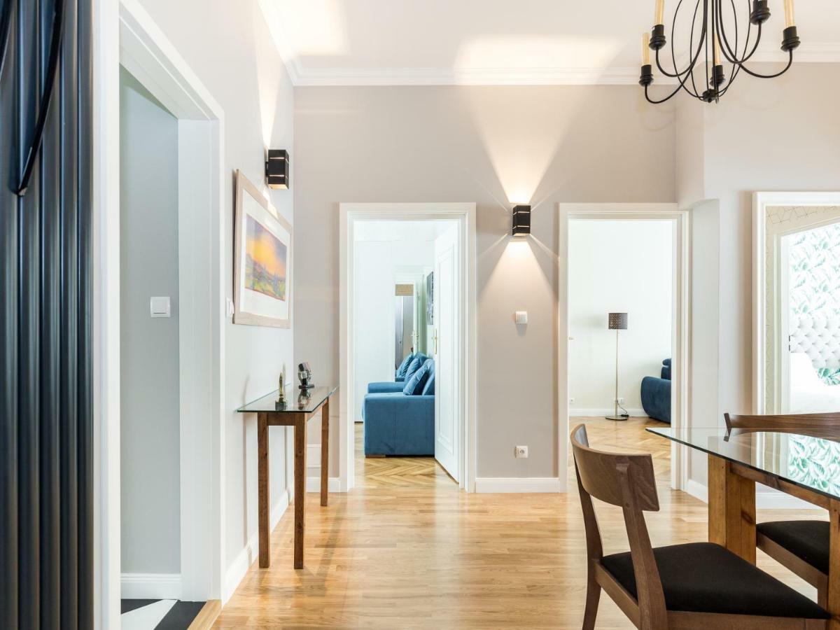 Luxe Living Krakow Apartment ภายนอก รูปภาพ