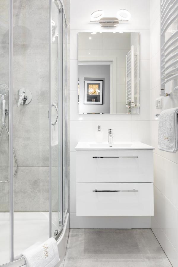 Luxe Living Krakow Apartment ภายนอก รูปภาพ
